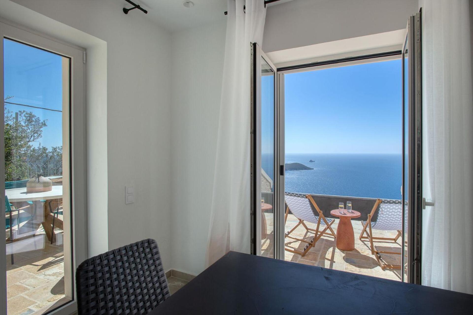 Villa Thea Mare Levantes By Posarellivillas