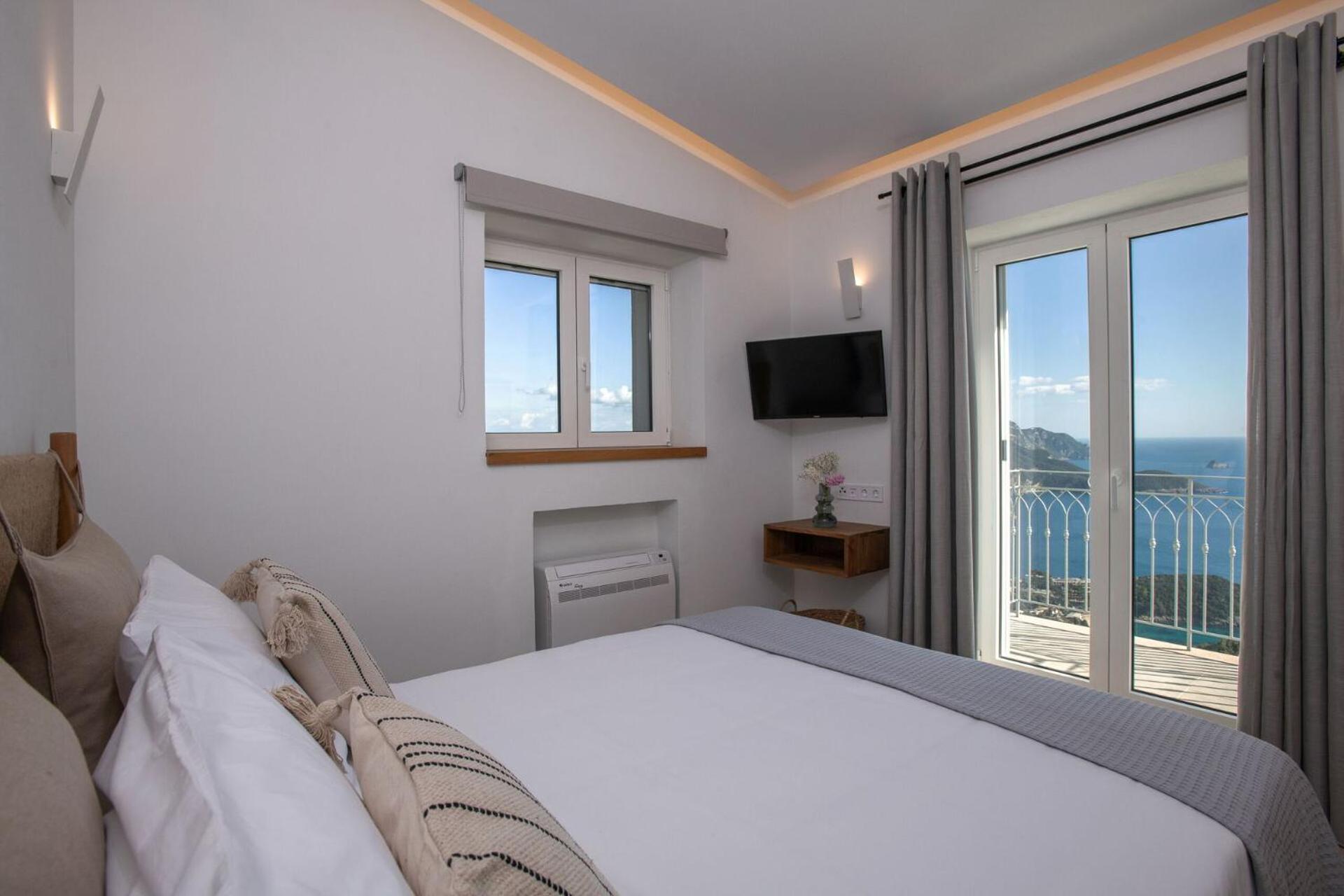 Thea Mare Levantes By Posarellivillas Villa Lakones