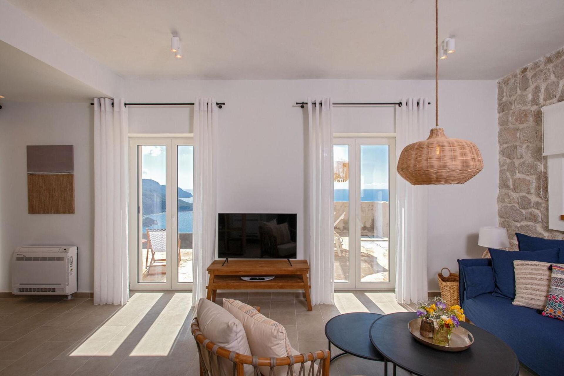 Villa Thea Mare Levantes By Posarellivillas