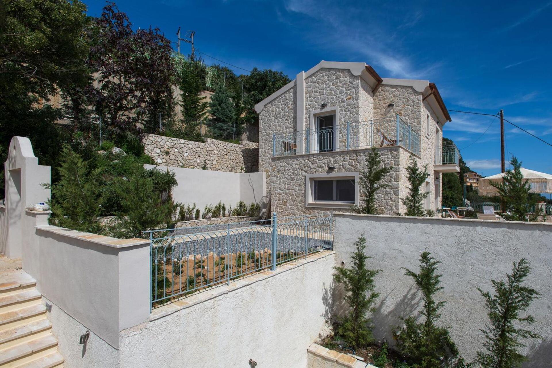 Villa Thea Mare Levantes By Posarellivillas Lakones