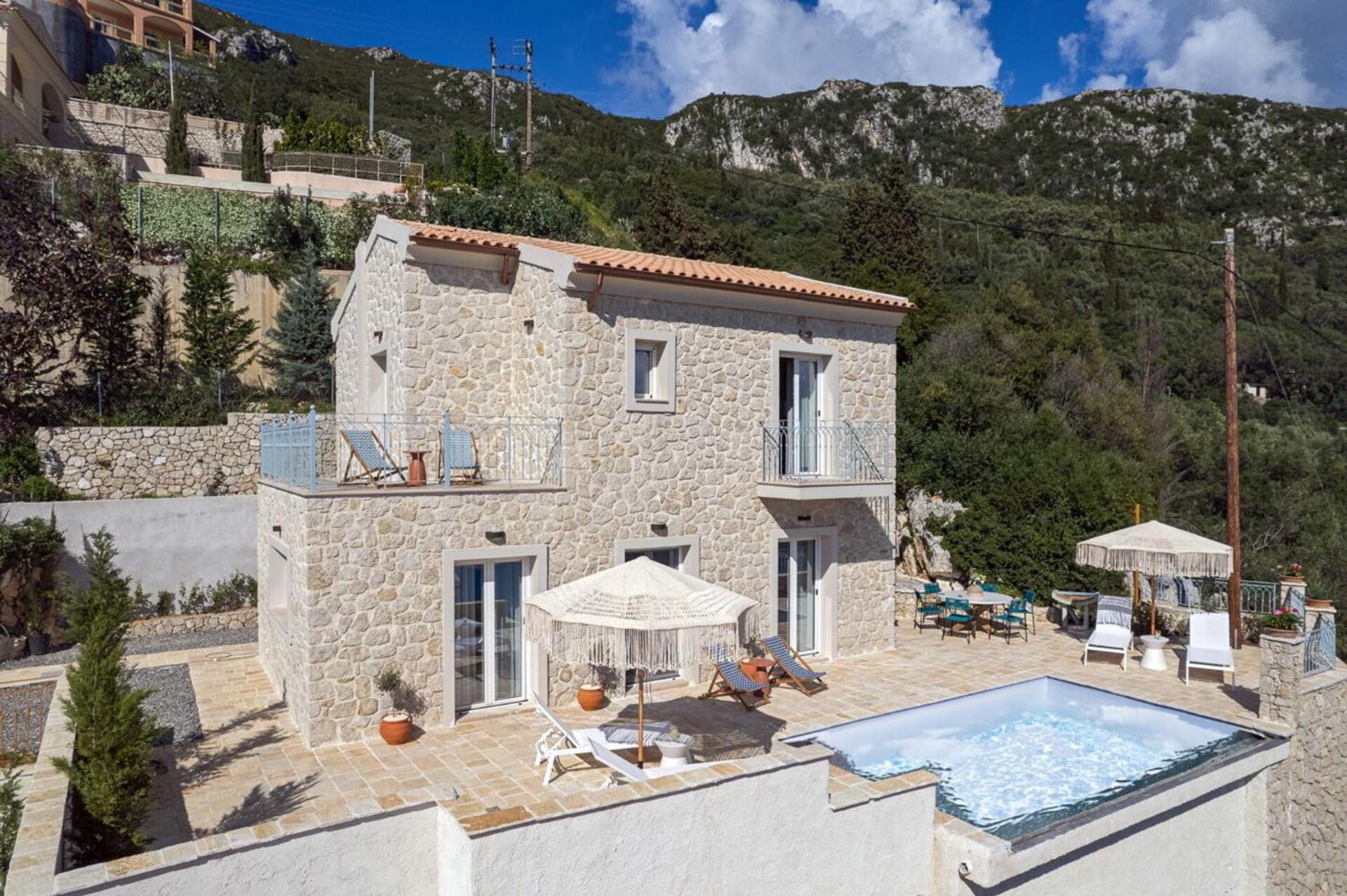 Villa Thea Mare Levantes By Posarellivillas *